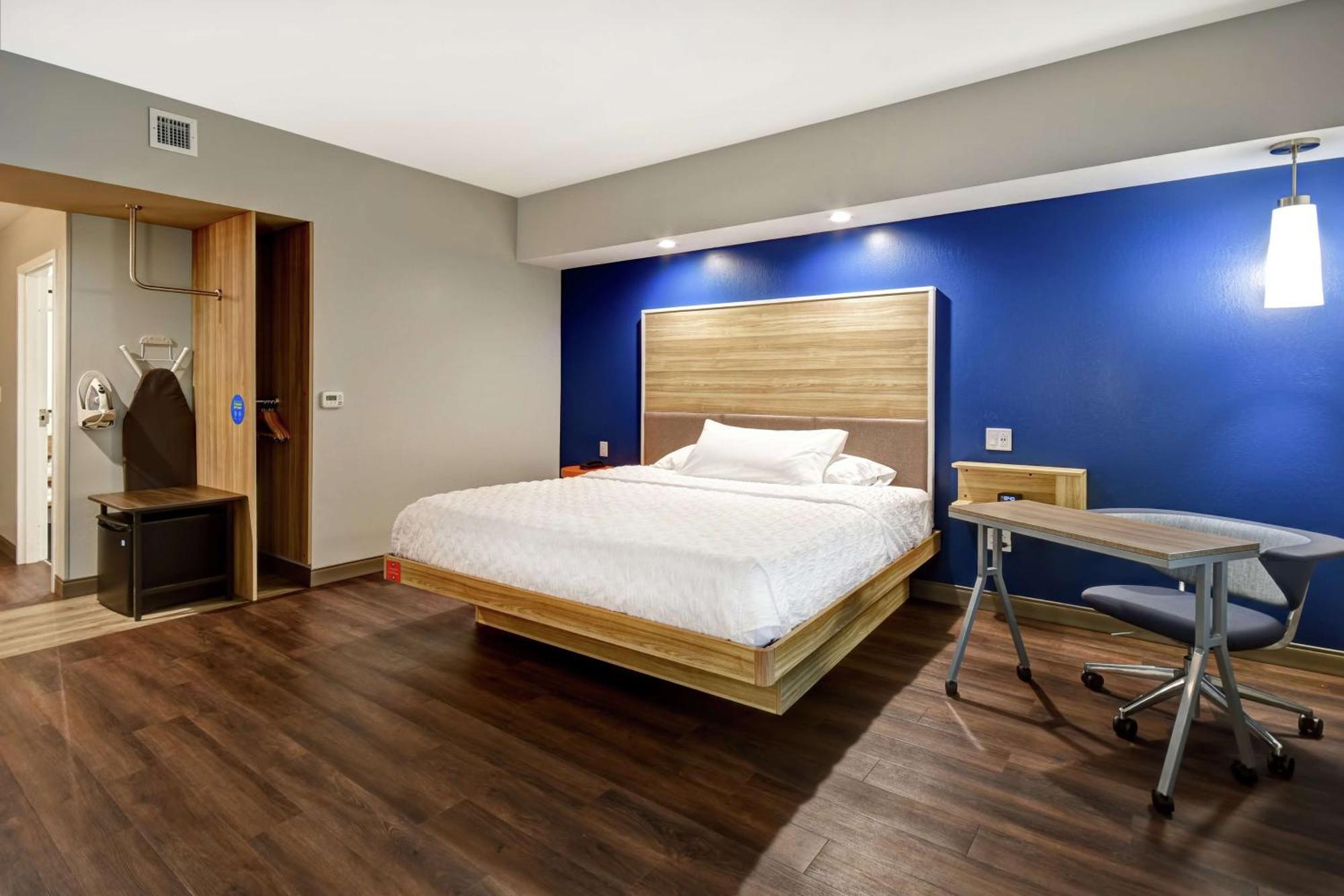 Tru By Hilton Syracuse-Camillus Hotel Exterior photo